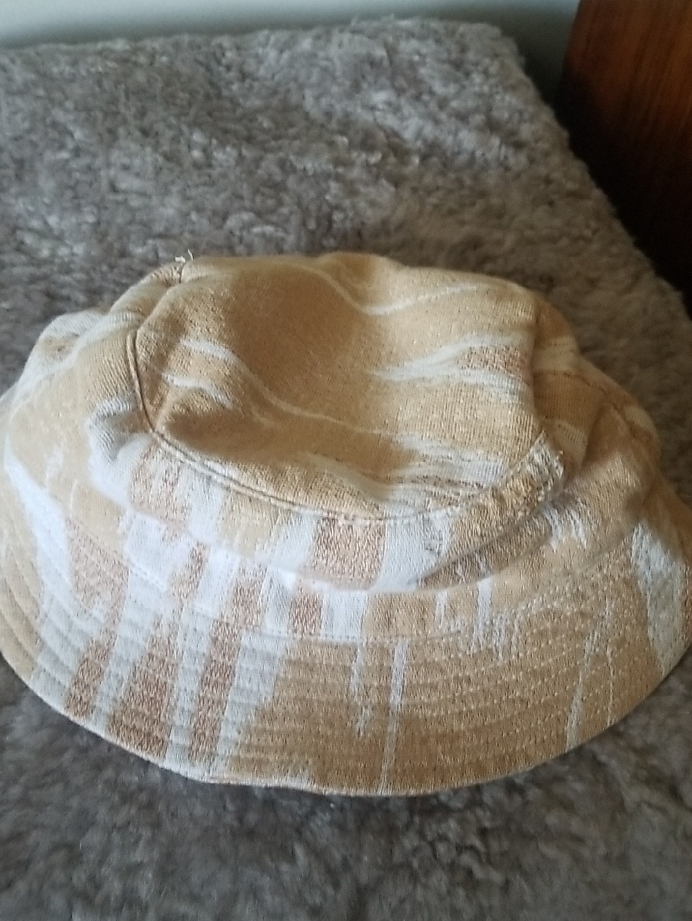 Aerie Beige and White Bucket hat
